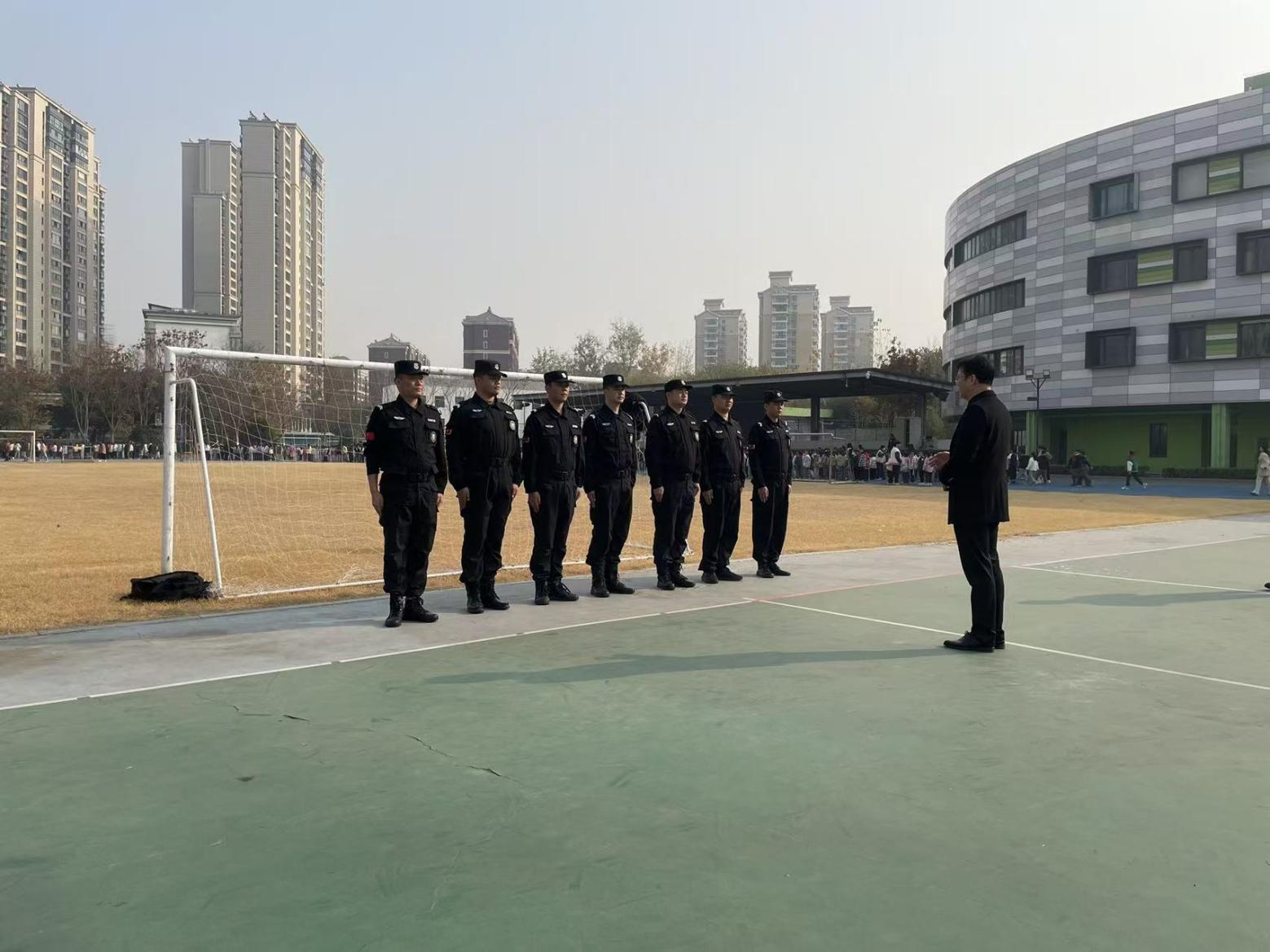 E:/25.12.10后 上傳網(wǎng)站留存/喜報(bào)！南京市保安服務(wù)有限公司建鄴分公司榮獲“校園最小應(yīng)急單元技能競(jìng)賽”一等獎(jiǎng)/照片/7f4752ecec0a4eaf4162fae738cff144.jpg7f4752ecec0a4eaf4162fae738cff144